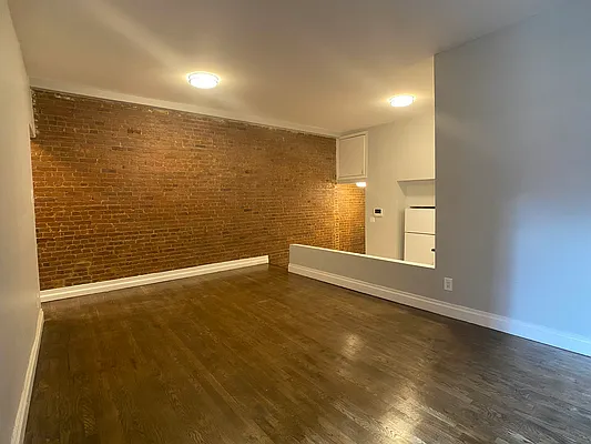 Rented by Tourma Realty LLC | media 13