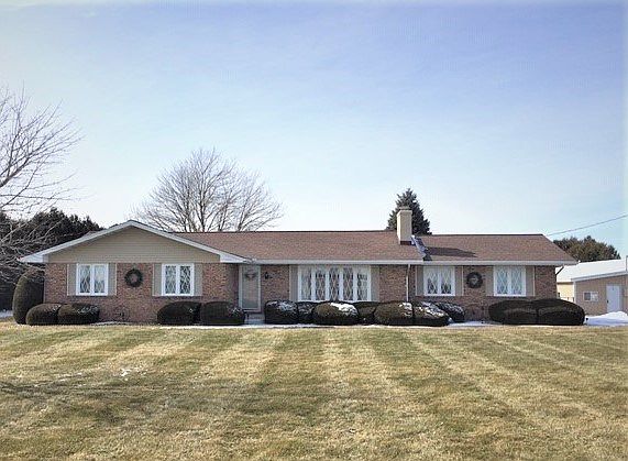 Welcome to This Country Charmer with Heated Pole Building!