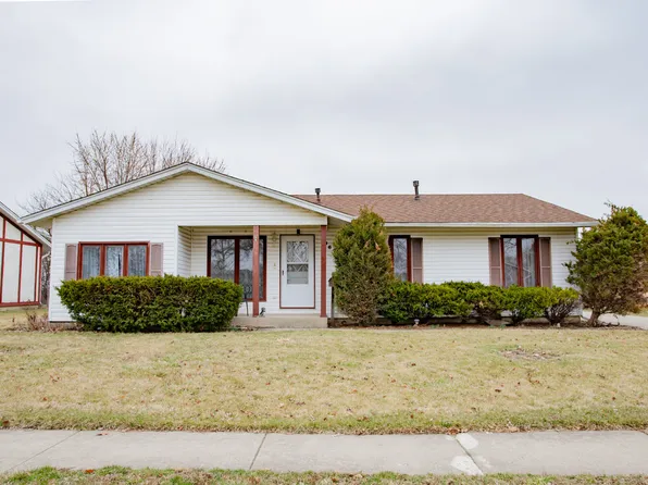 967 Grissom Trl, Elk Grove Village, IL 60007