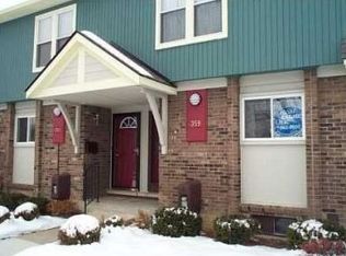 263 N Maple Rd, Saline, MI 48176