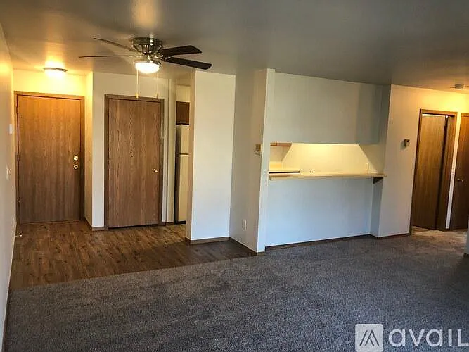521 Lincoln Street - 204 — Photo 3