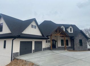 2188 Coulter Shoals Cir, Lenoir City, TN 37772