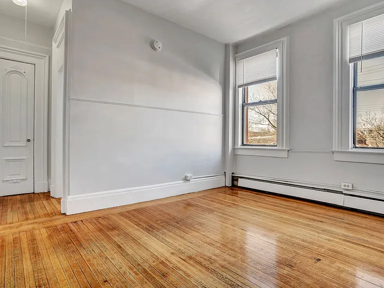 33 Howe St #35 — Photo 2