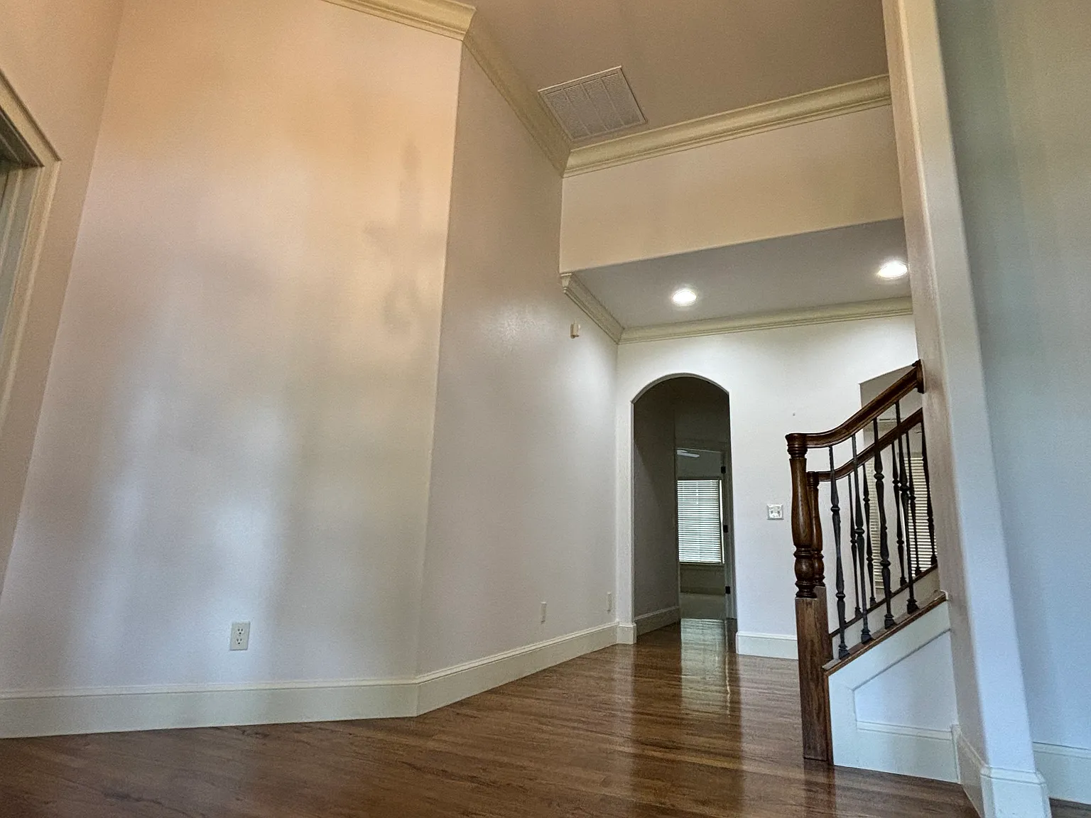 4 bed, 3.5 bath, 3754 sqft, $4,100 — Photo 3