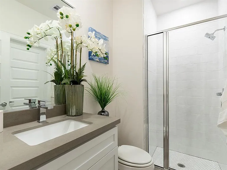 310 Jensen Dr — Photo 8