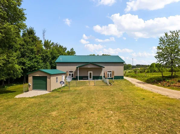 8157 Crisp Rd, Williamsburg, MI 49690