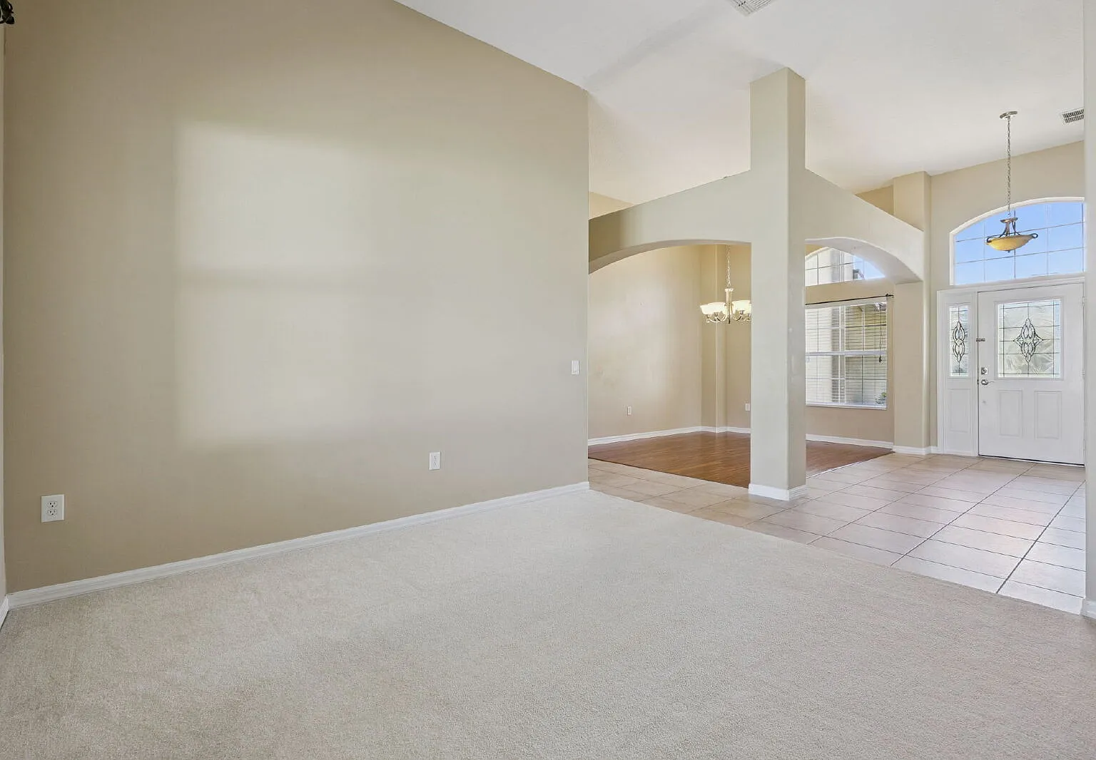 4 bed, 3.0 bath, 2238 sqft, $2,600 — Photo 4