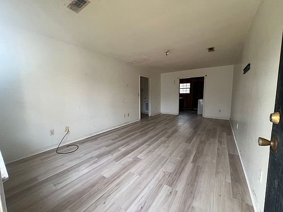 2nd image of 414 30th Pl