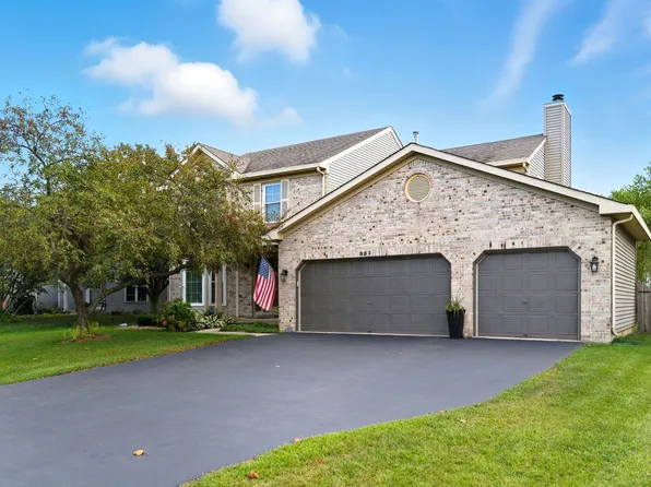 832 Brandt Dr, Lake In The Hills, IL 60156