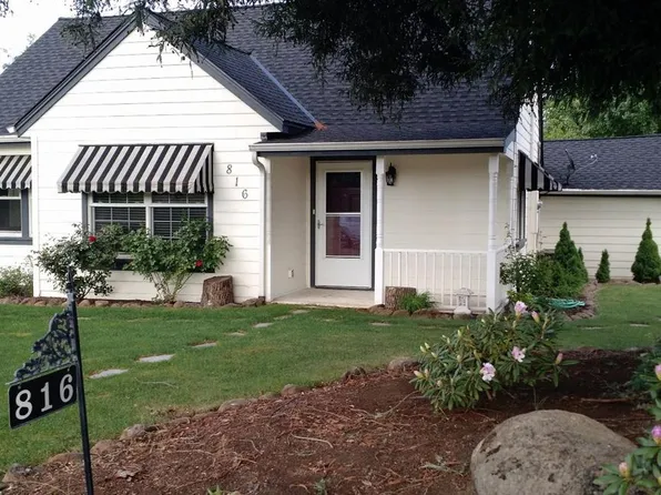 816 N Keene Way Dr, Medford, OR 97504