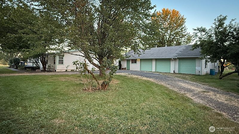 4th image of 179 Bay Road