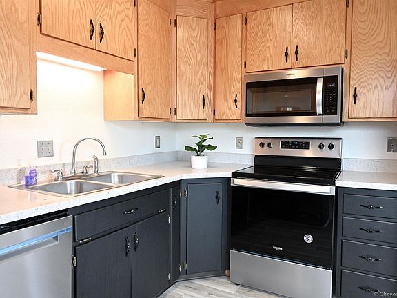 3rd image of 4209 E Cheyenne Dr