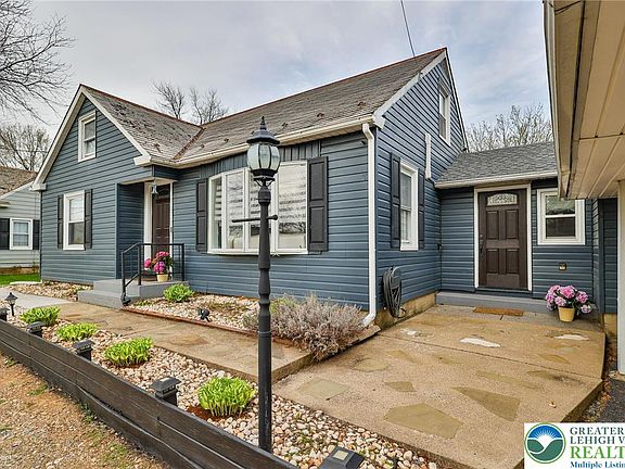 2nd image of 216 Young Rd