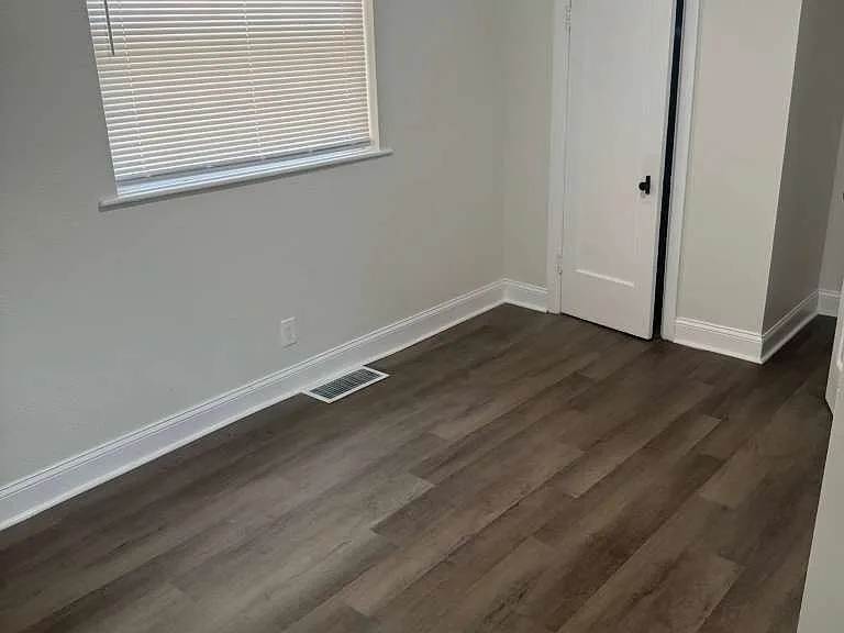 617 Montrose Dr — Photo 6