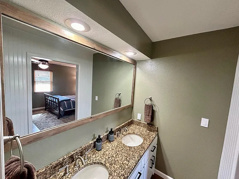 2505 Franklin Dr — Photo 22