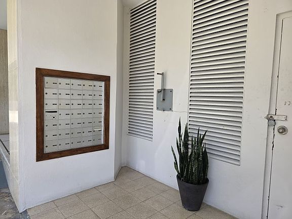 4th image of Cond Park Lane Calle Santiago Iglesias #65