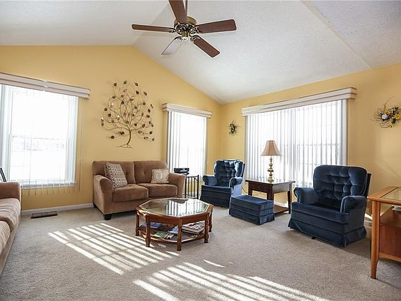 3rd image of 41 College Greene Dr