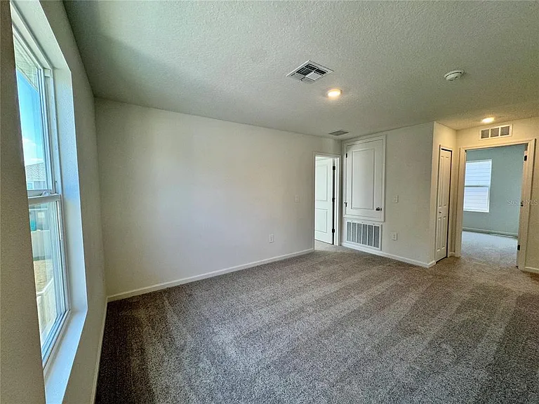 405 Kayden Cv — Photo 18
