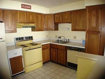 3rd image of 23 Hawthorne Cir
