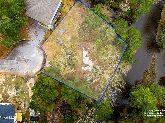 3rd image of 15929 Cottonwood Dr