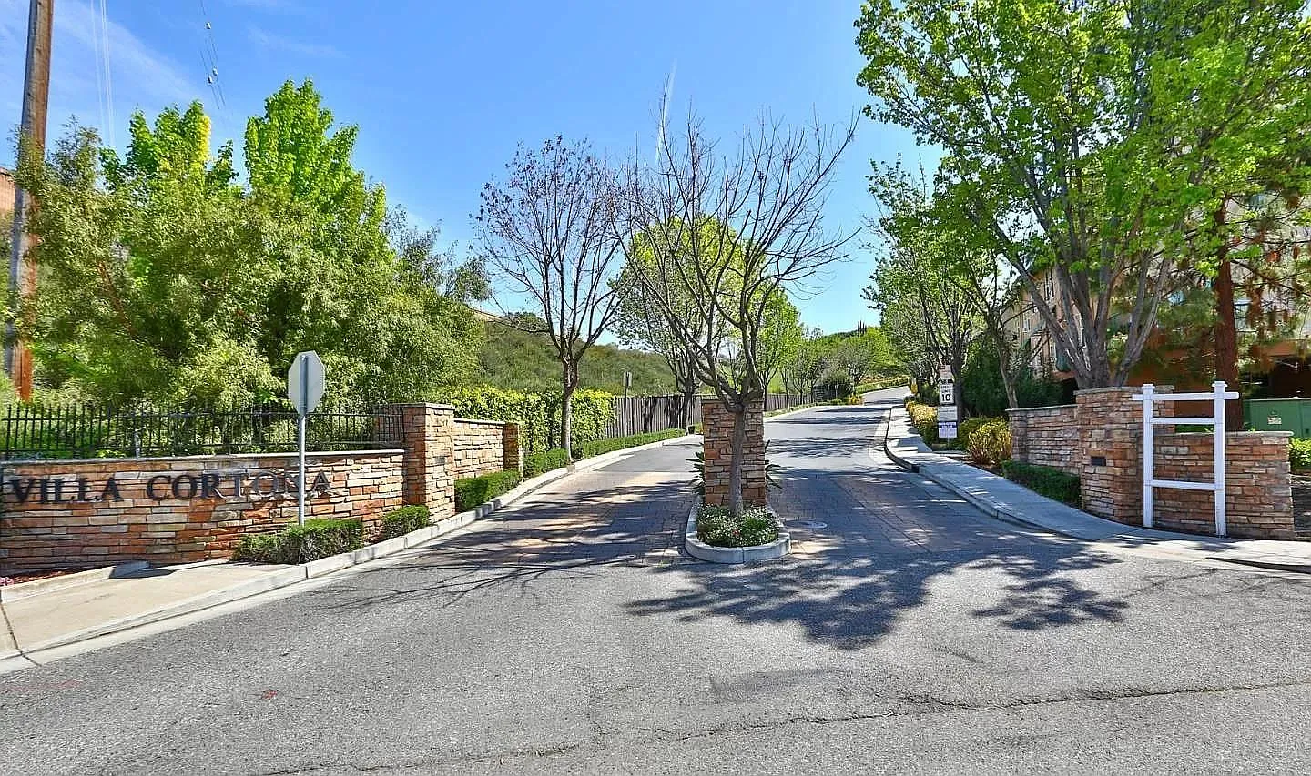 3 bed, 2.5 bath, 1582 sqft, $3,800 — Photo 1