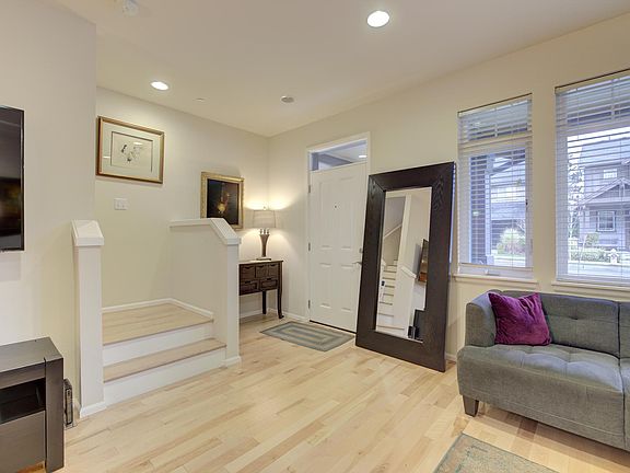 3rd image of 1876 10th Ave NE