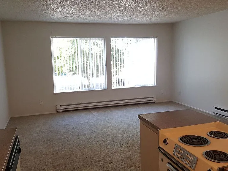 Tristin Square Apartments — Photo 17