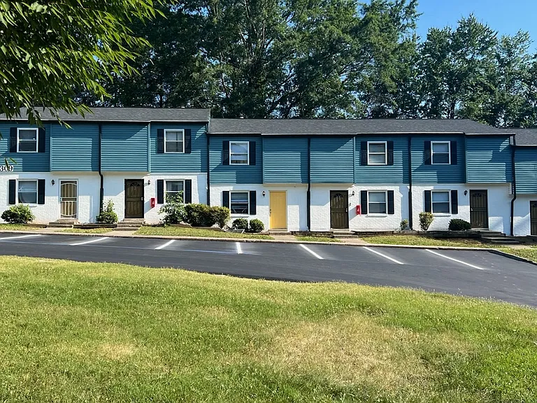 Brookside Townhomes — Photo 3