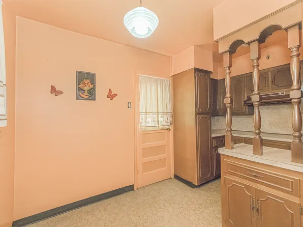 2215 West 6th Street image 7 of 28