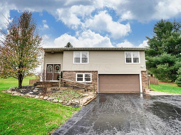 3rd image of 52 Deer Trail Dr