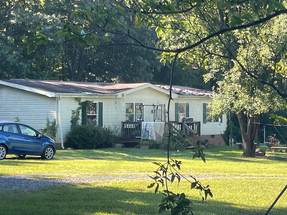 2nd image of 155 Dogwood Hts