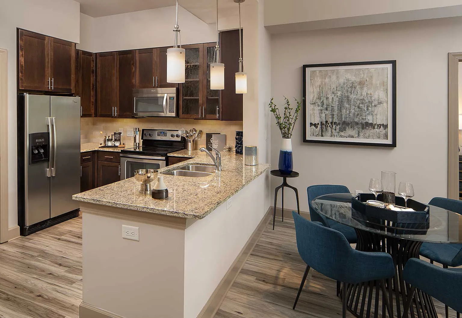 Elle of Buckhead — Photo 4