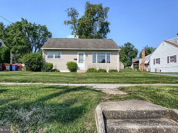 2nd image of 204 S Locust St