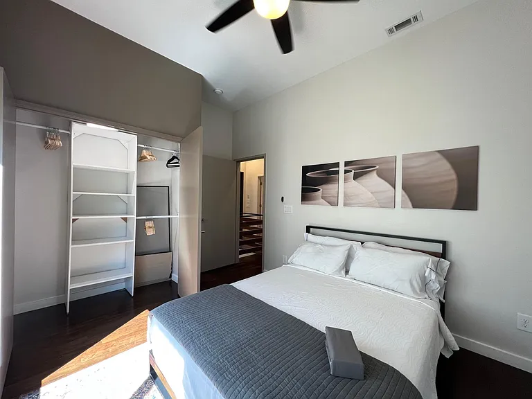504 Morgan St NE — Photo 26