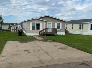 231 G St, Dickinson, ND 58601