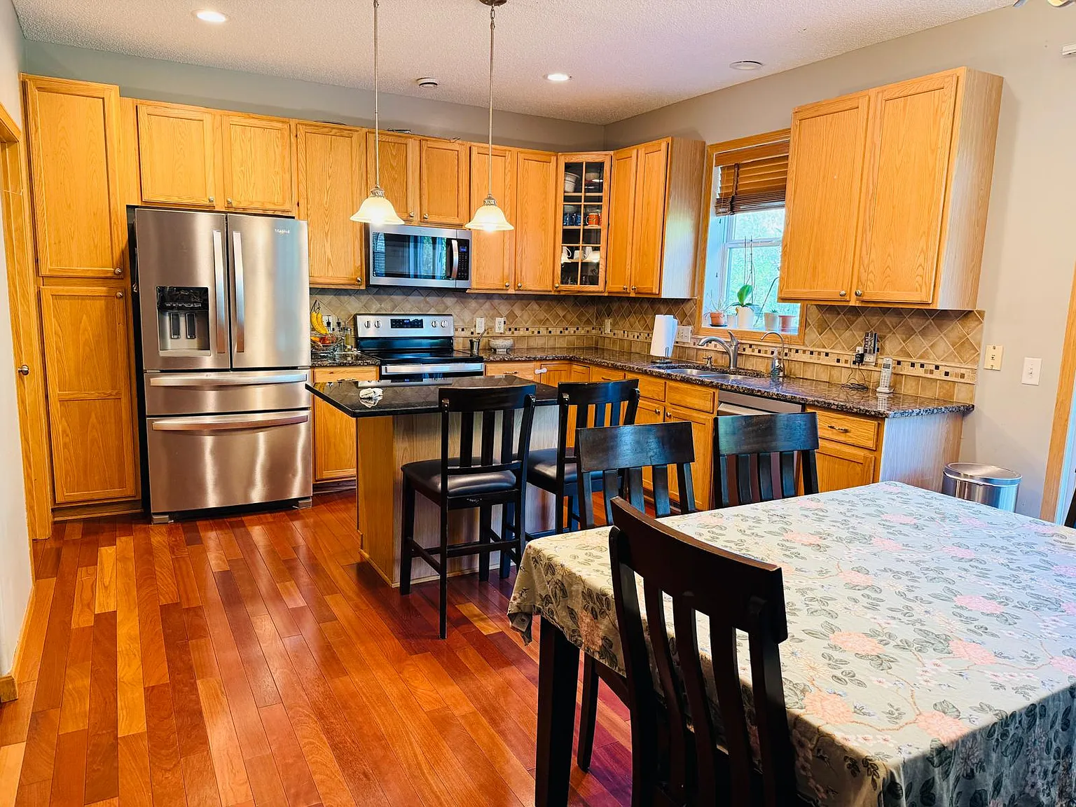 4 bed, 3.5 bath, 3100 sqft, $3,198 — Photo 4