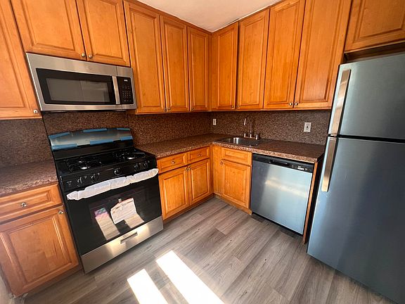 4th image of 61-51 224th St #C