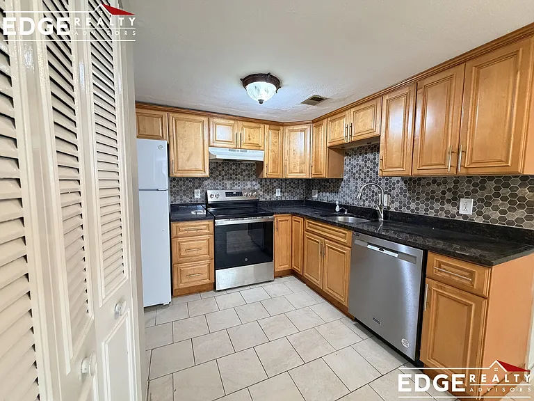 361 Faneuil St #3 — Photo 3