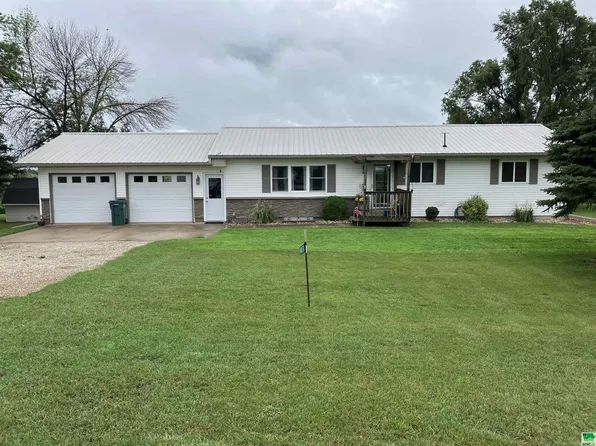 4030 Kingbird Ave, Hospers, IA 51238