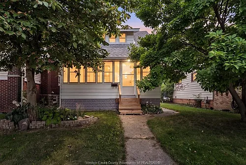 1245 Giles Blvd E Photo 1