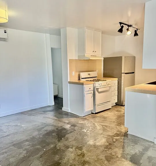 511 Rialto Ave #1 — Photo 2