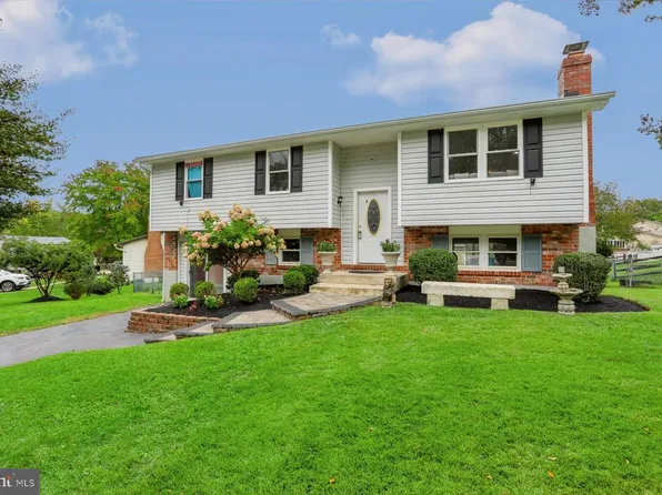 5 Brucetown Ct, Catonsville, MD 21228