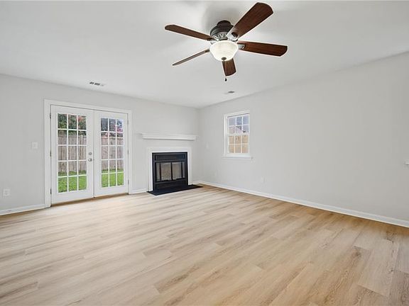 4th image of 1657 Cassell St