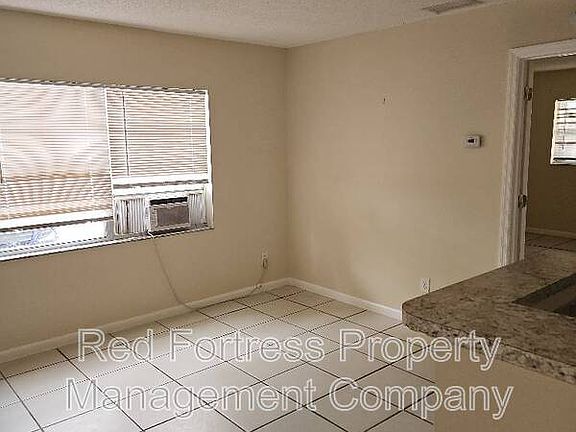 3rd image of 2549 Dixie Pkwy #A