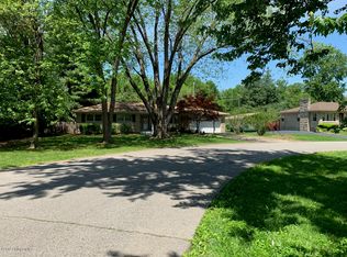 1601 Whippoorwill Rd, Louisville, KY 40213