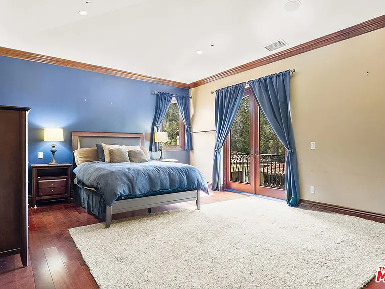 4141 Cambridge Rd — Photo 33