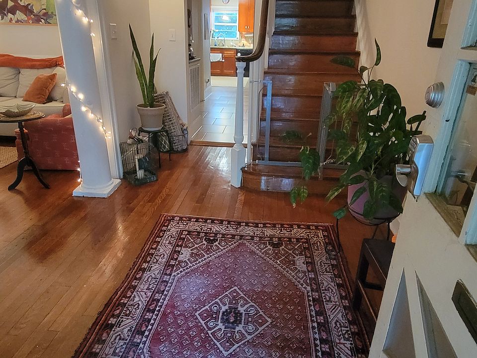 1st image of 2321 Rosewood Ave