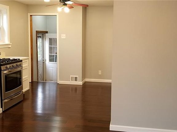 4th image of 82 E Grand Blvd