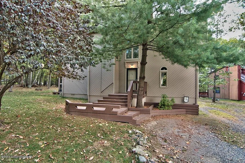 344 Hyland Dr photo 1