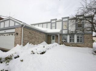 393 Hunter Dr, Carol Stream, IL 60188